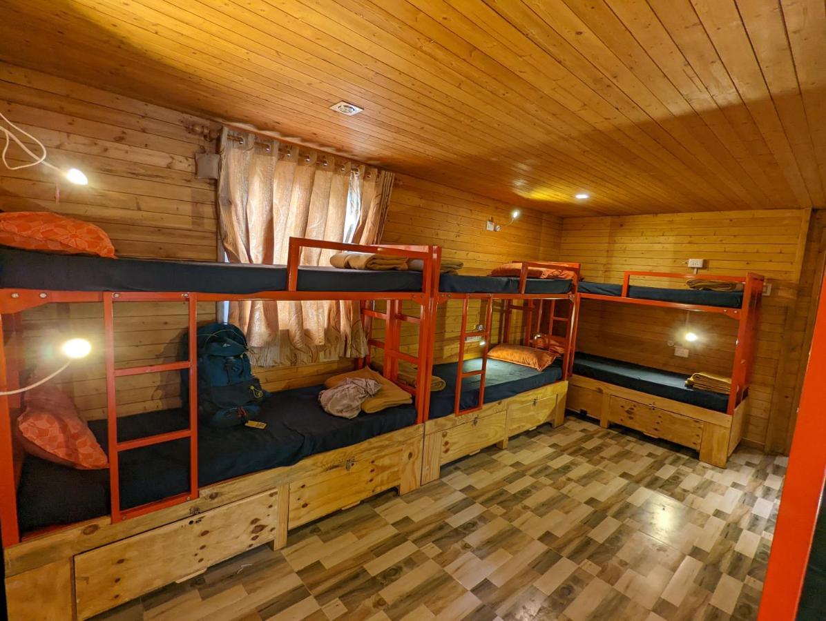 The Door To Nirvana Backpackers Hostel コタジリ エクステリア 写真