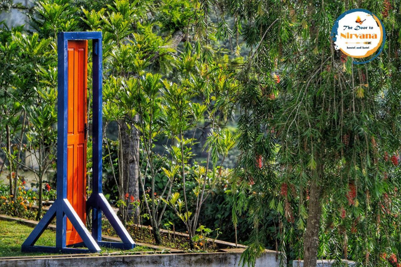 The Door To Nirvana Backpackers Hostel コタジリ エクステリア 写真