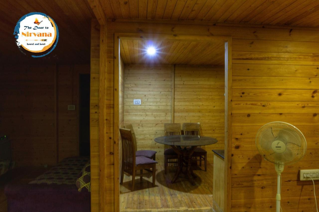 The Door To Nirvana Backpackers Hostel コタジリ エクステリア 写真