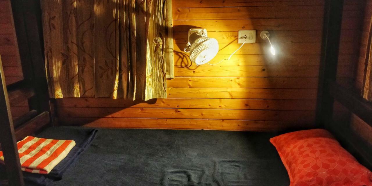 The Door To Nirvana Backpackers Hostel コタジリ エクステリア 写真